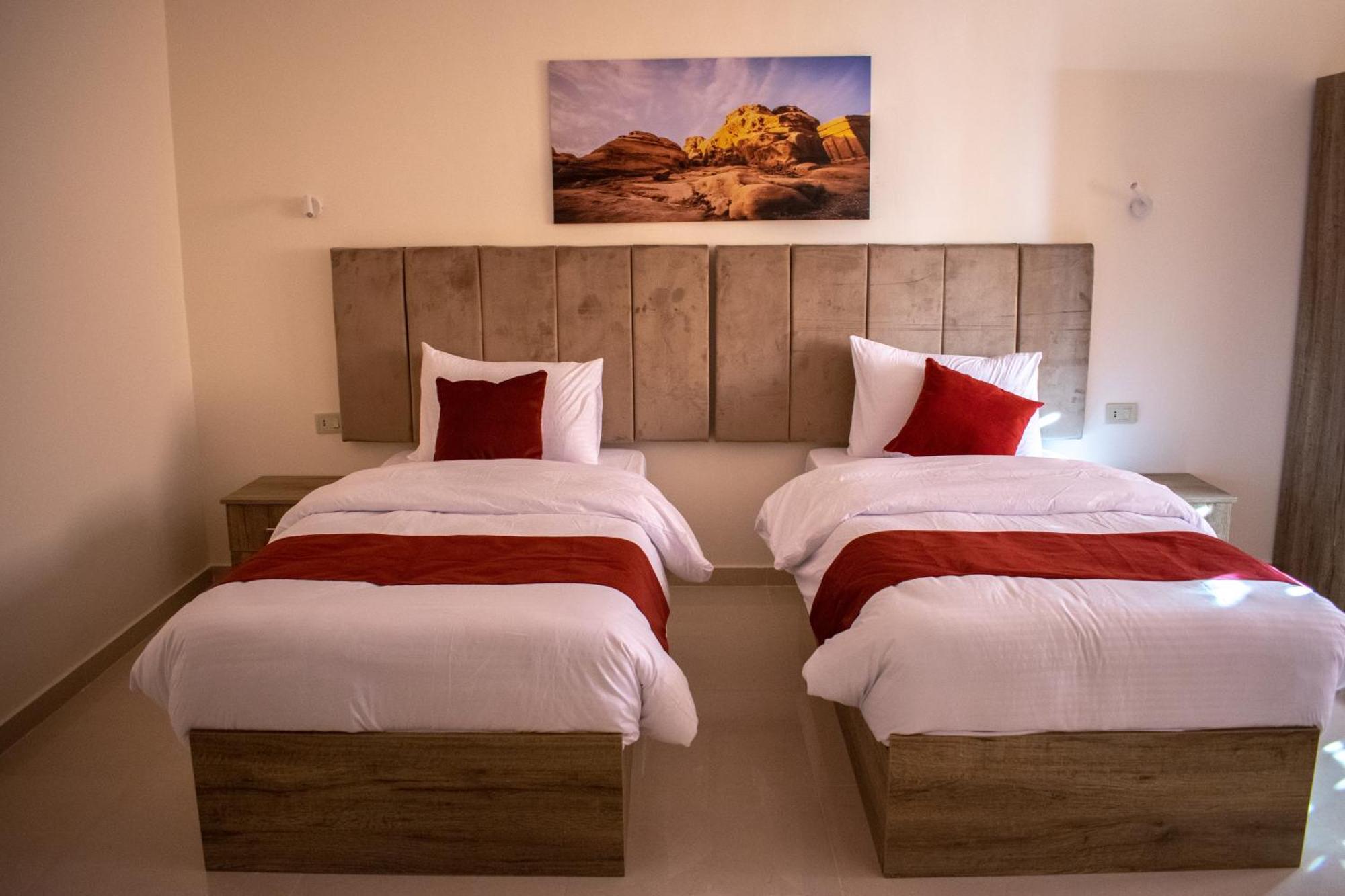 Twilight Hotel Petra Wadi Musa Exterior foto